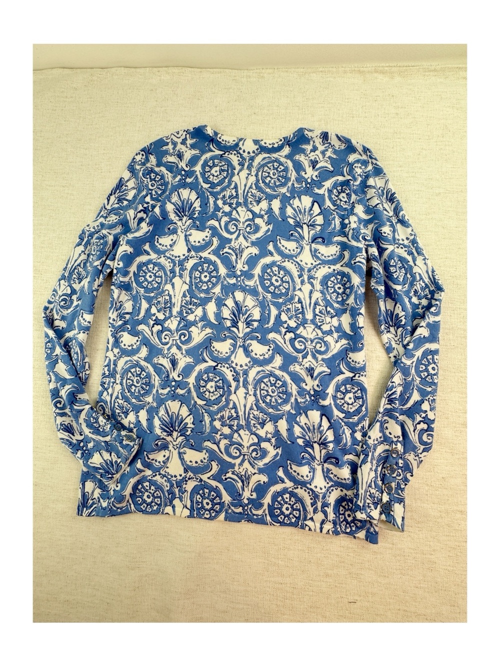 J McLaughlin women's Size S Blue‎ and White Printed Long Sleeve Top blue buttons